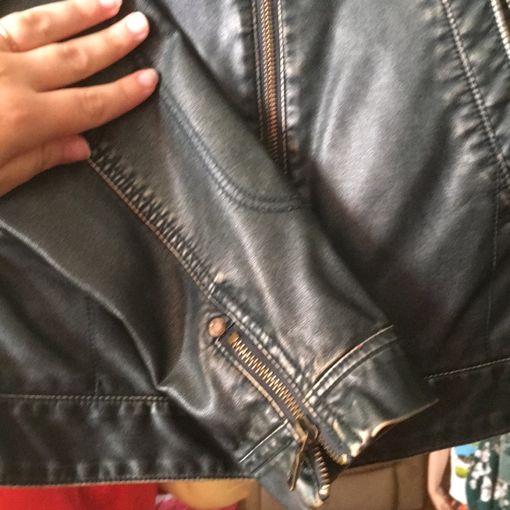 Jacket - Picture 3 of 4